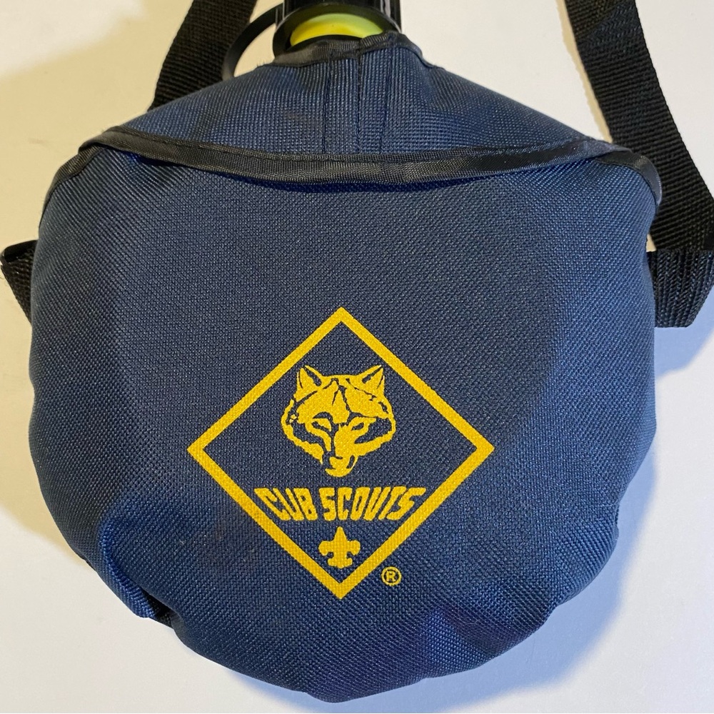 Cub Scout Canteen, GUC, no sign of use, adjustable strap, removable case.